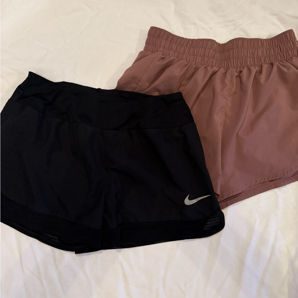 Nike Women's Black and Mauve Athletic Shorts Duo